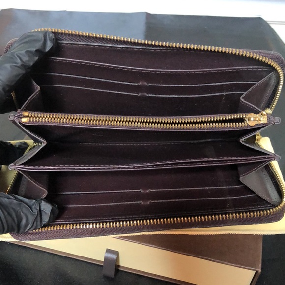 LOUIS VUITTON Vernis Amarante Full Zip Continental Wallet WITH: LV Box Dust Bag - Picture 8 of 17